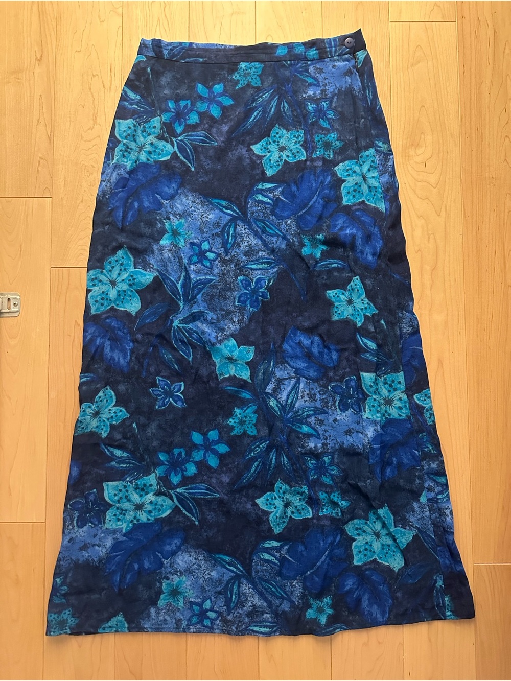 Blue Floral Maxi Skirt - Sleek Everyday Style